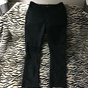 H&M Black Capri Pants